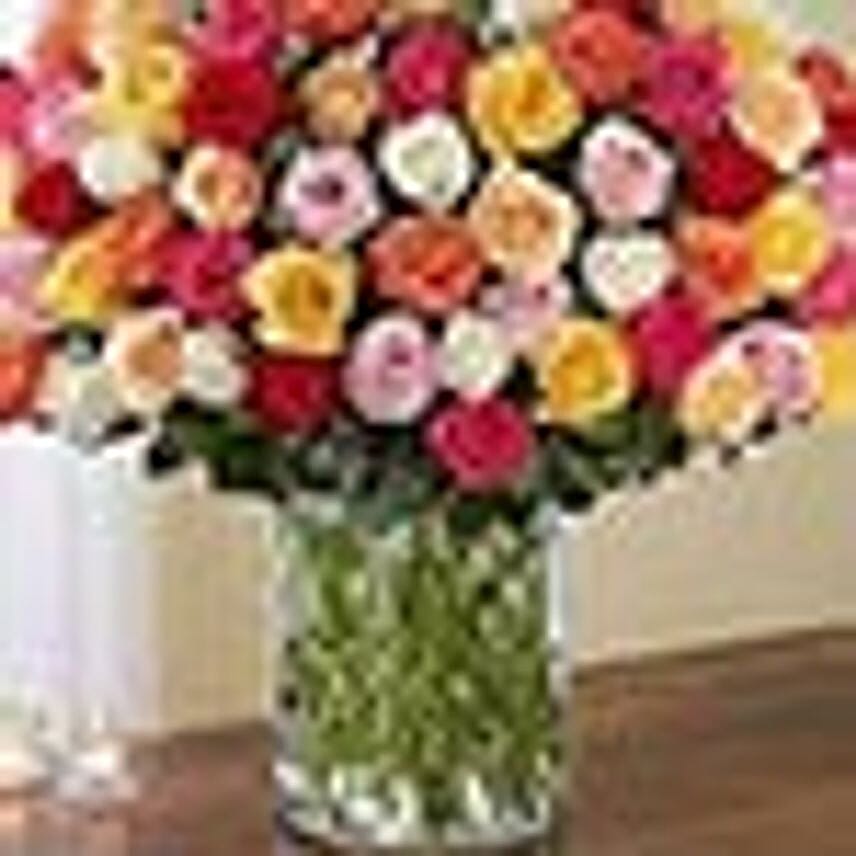Bunch Of 100 Mixed Roses In Glass Vase