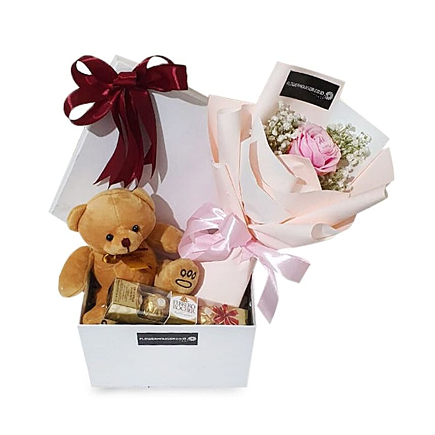 Pink Roses Bouquet With Teddy And Ferrero Rocher