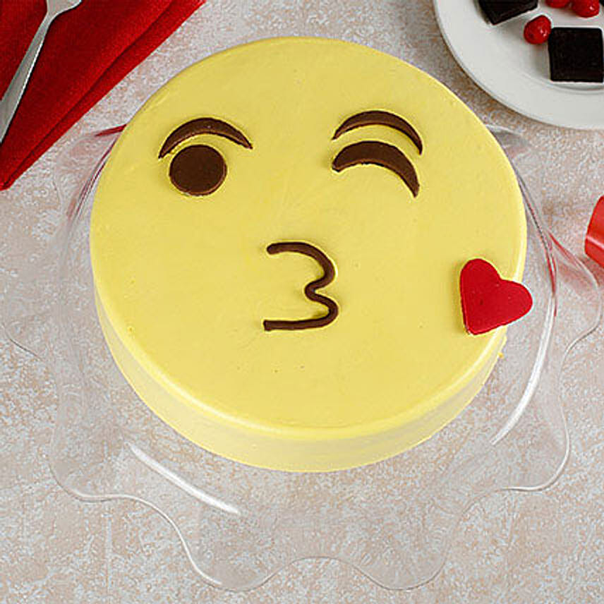 A Kiss Emoji Cake