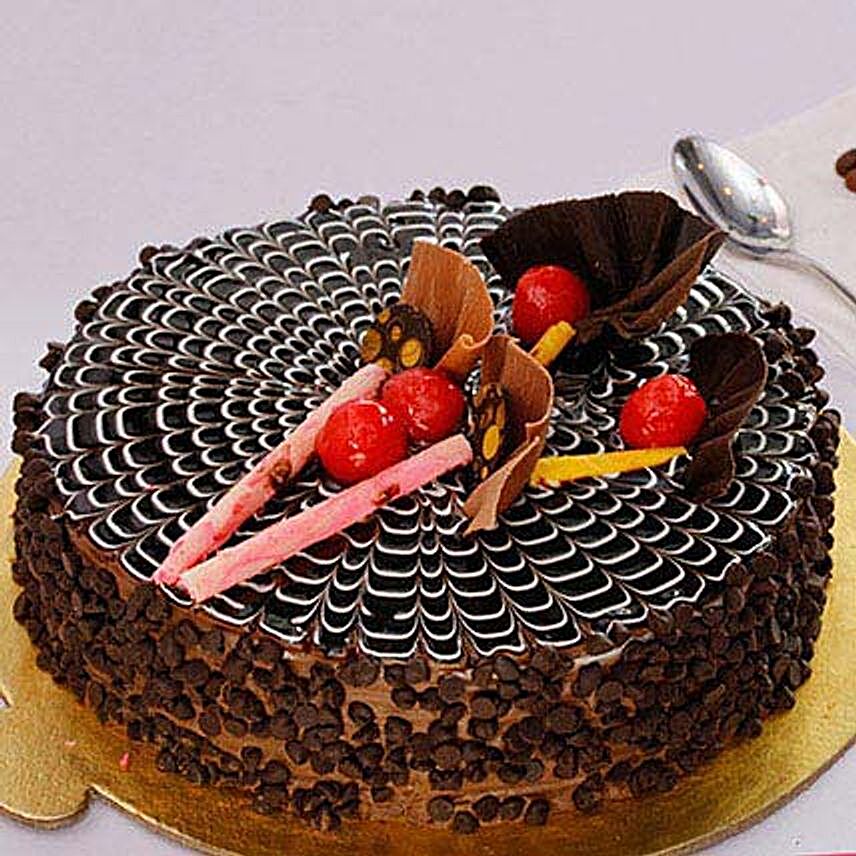 Classic Choco Chip Cake:Birthday Cakes to Bhubaneshwar