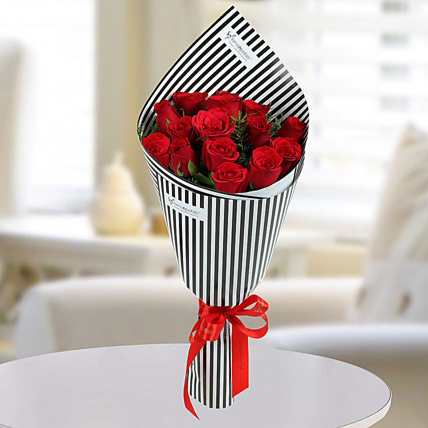 Charming Red Roses Bunch
