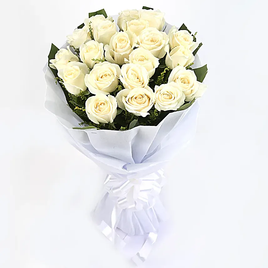 Thoughtful Sentiments - Bunch of 12 white roses.:Fresh White Flowers