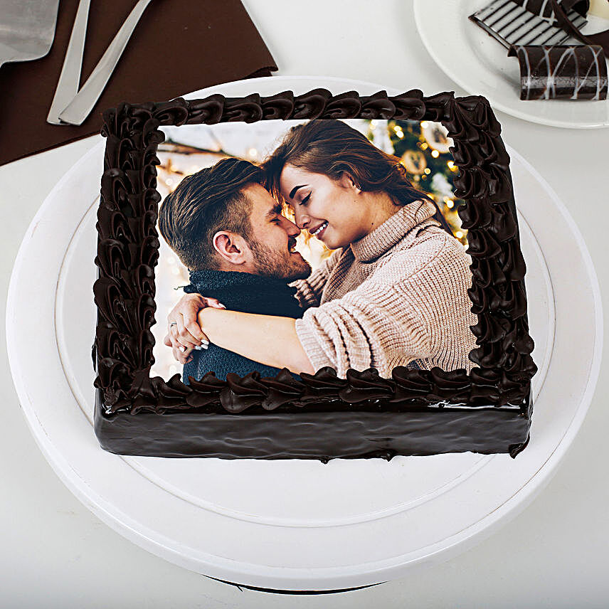 Chocolate Personalised Photo Cake:Anniversary Gifts to Mumbai
