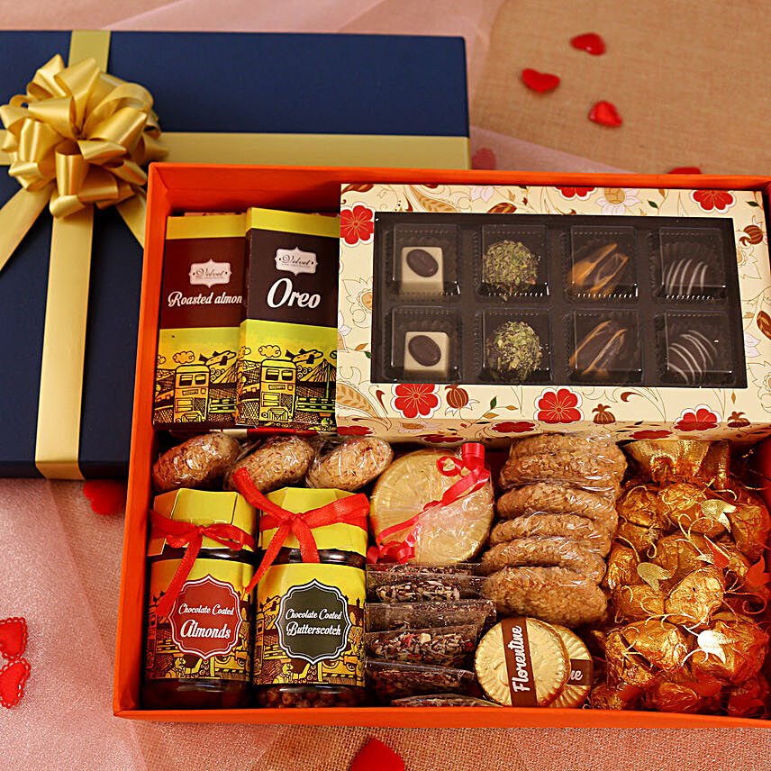 valentine day hamper for her:Send Handmade Chocolates