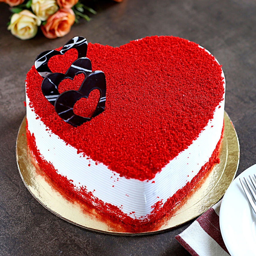 red velvet heart cake