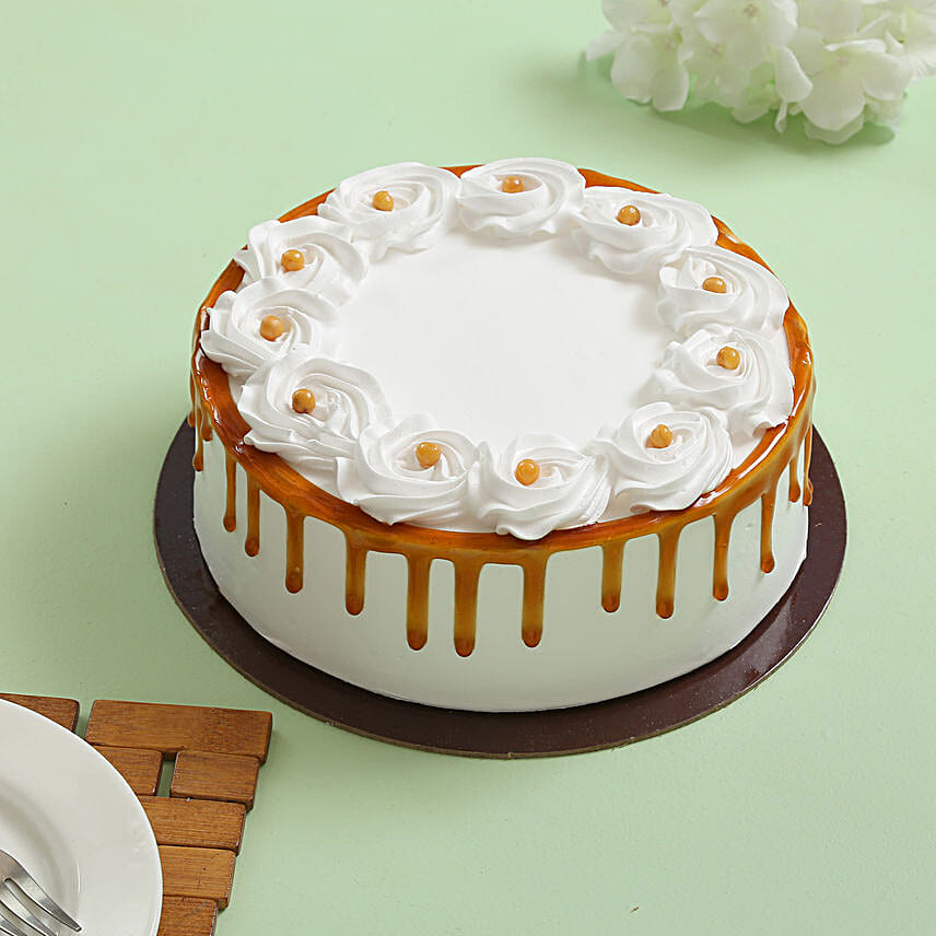 Crunchy Butterscotch Cream Cake Half Kg Eggless