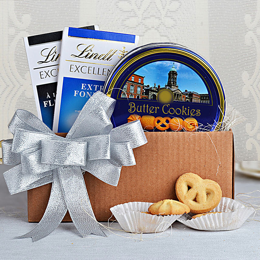 Cookie and Chocolate Hamper Online:New Year Gift Hampers