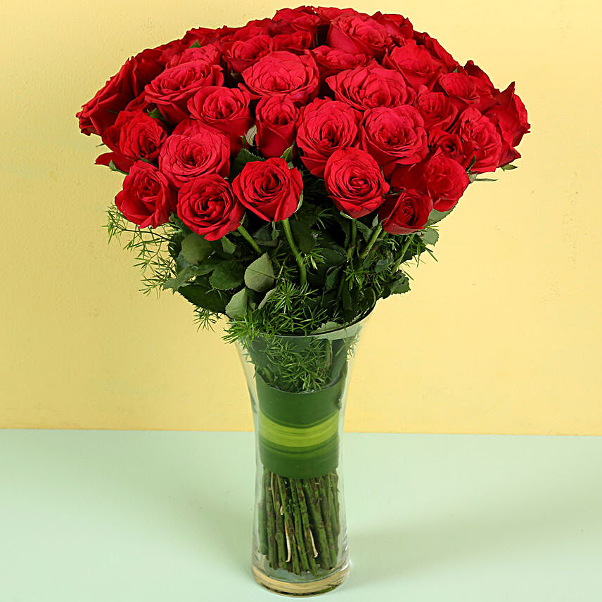 Premium Flower in Vase Online:Send Wedding Gifts to Gurgaon