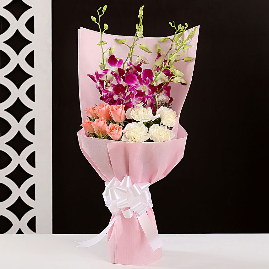 Elegant Mixed Flowers Bouquet