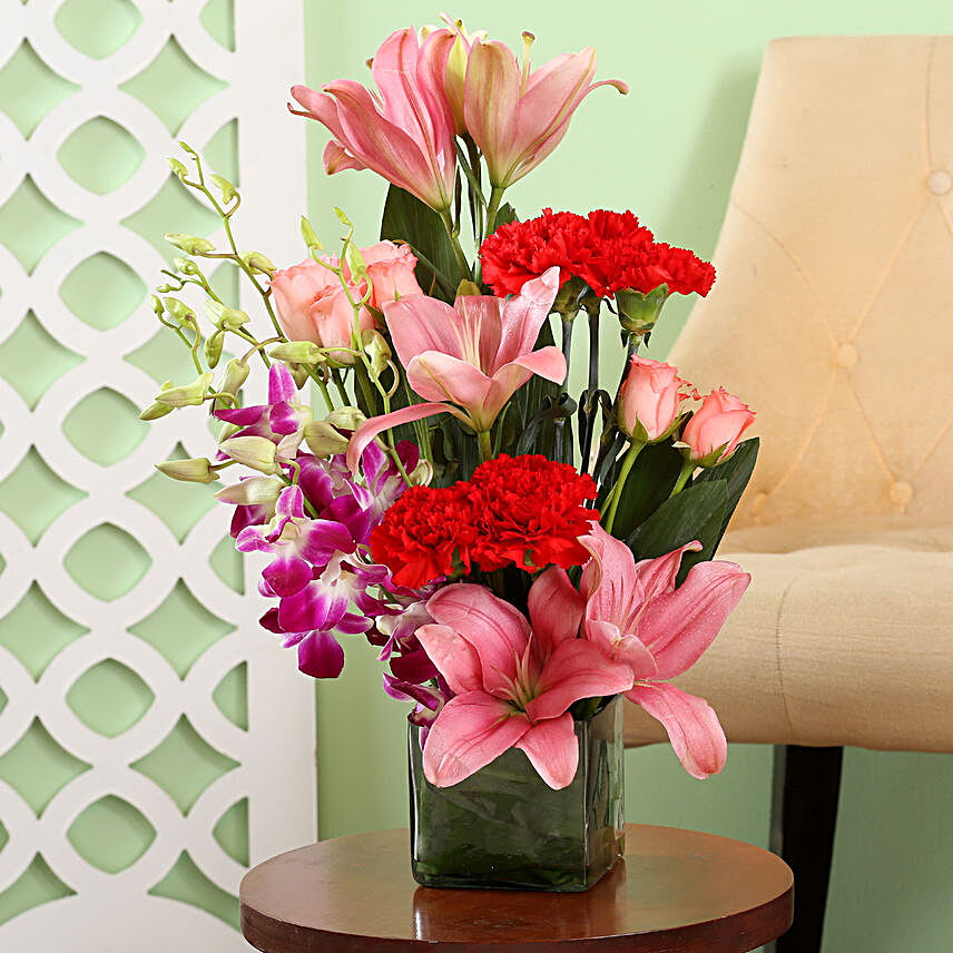 Online Graceful Mixed Flower Vase:Diwali Gifts to Vapi