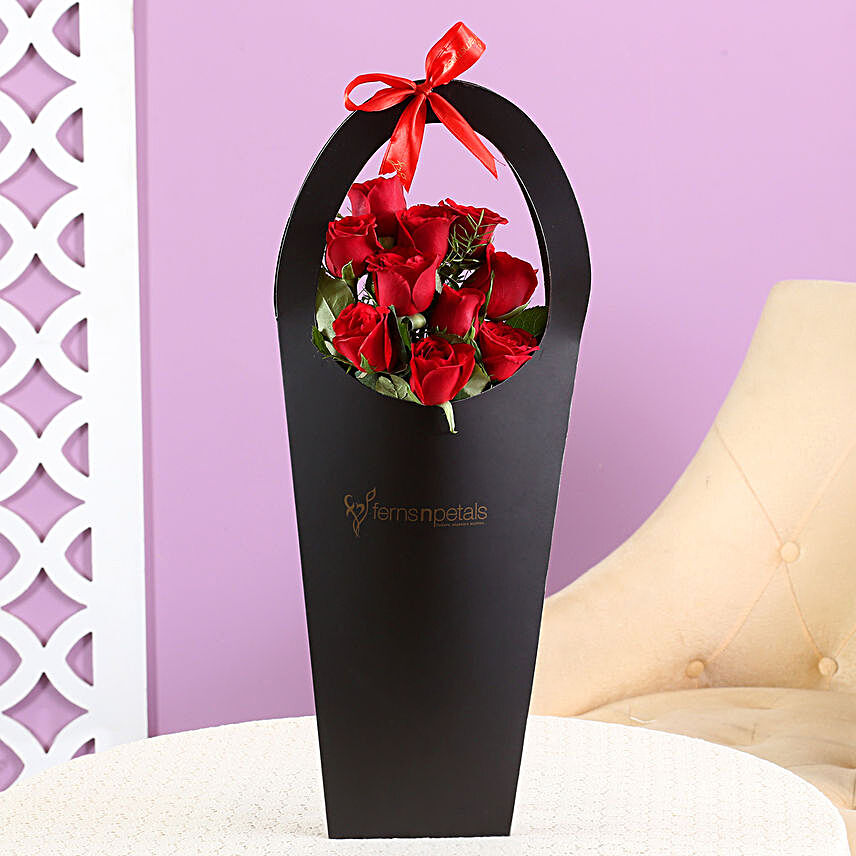 roses in sleeve bag:Kiss Day Flowers