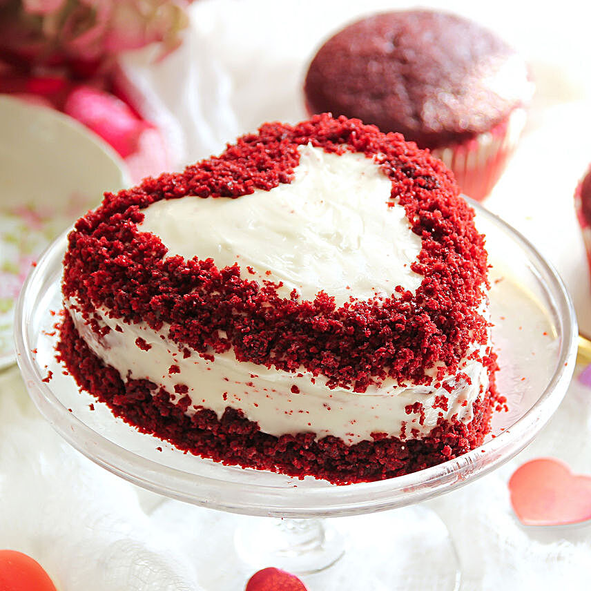 Red Velvet Heart Cream Cake:Luscious Red Velvet Cakes