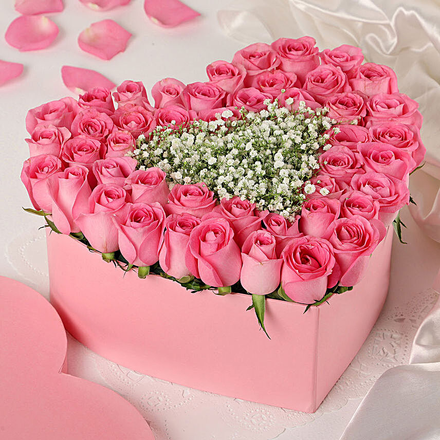 pink roses in heart box arrangement online:Heart Shaped Flowers Arrangement For Valentine's Day