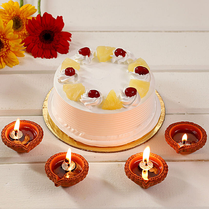 Clay Diyas Creamy Pineapple Cake Half Kg