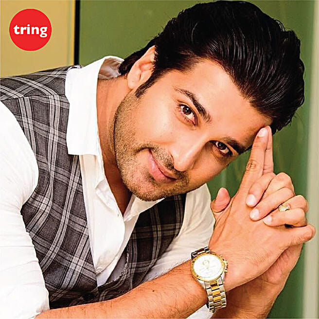 Celebrities Right Hand Watch Wearers Character 13 Gold Watches For