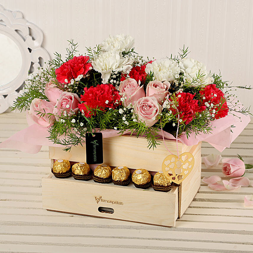 Online Roses And Carnations Basket:Flower Basket Arrangements