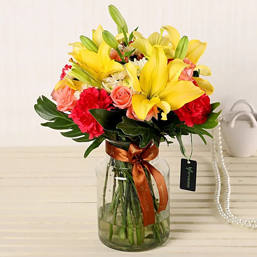 Online Mix Flowers In Fishbowl Vase:Flowers Delivery In Kanpur
