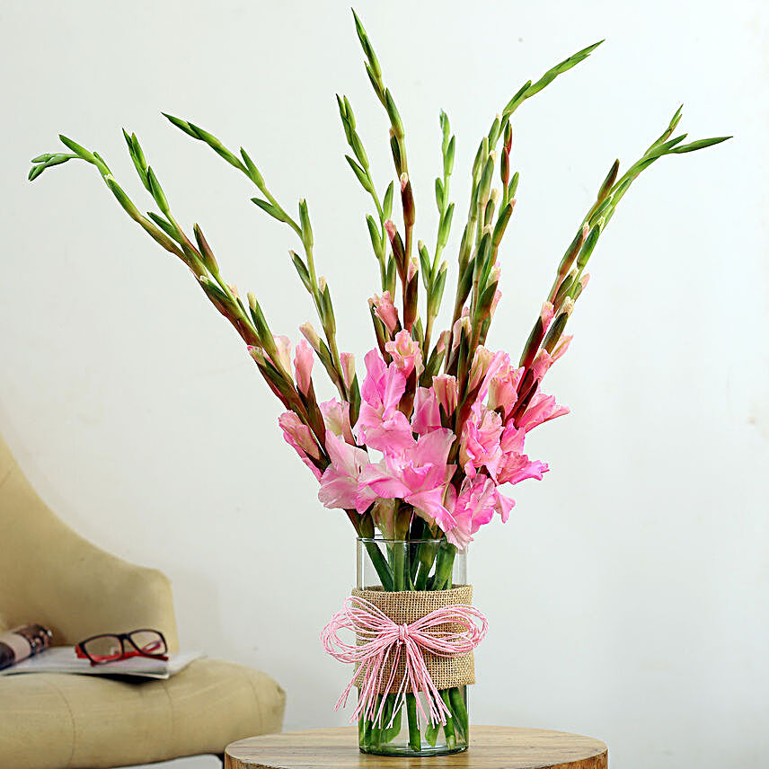 10 Pink Sprayed White Glads In Cylindrical Vase