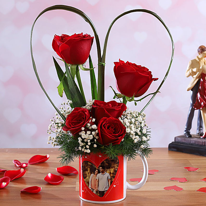 Red Roses In Personalised In-Love Mug:Flower Delivery in Thiruvarur