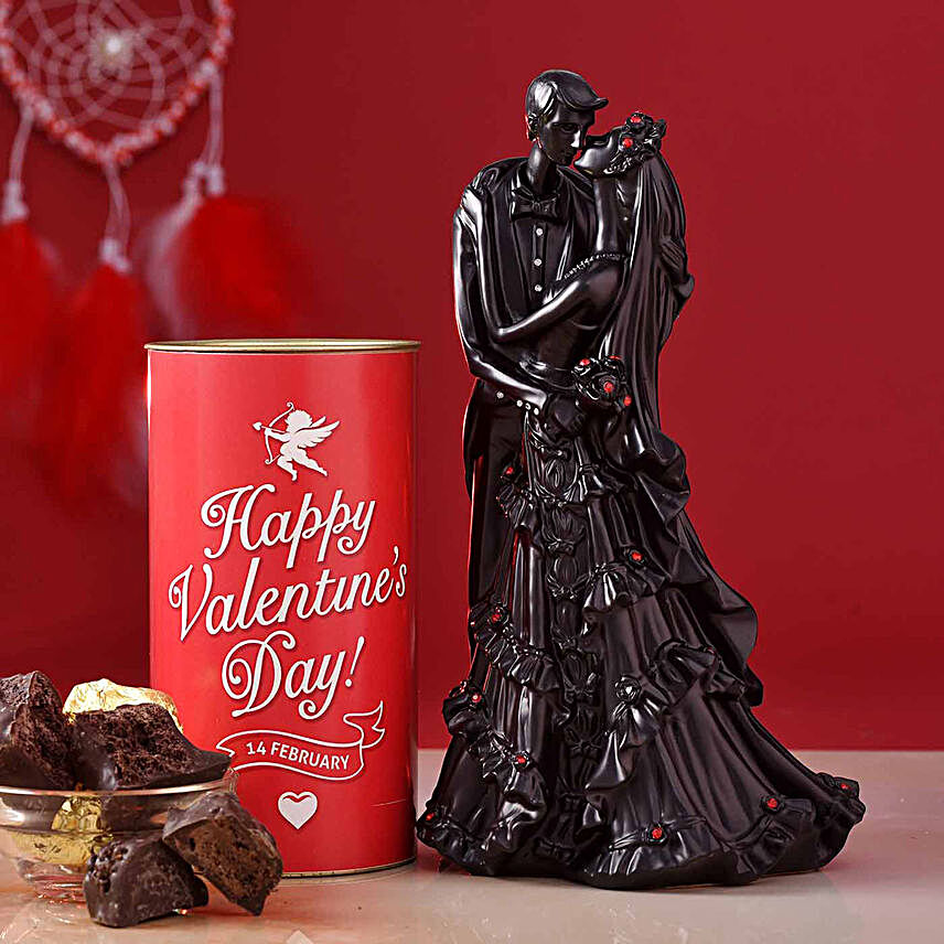 Romancing Couple Figurine & Fudge Brownie