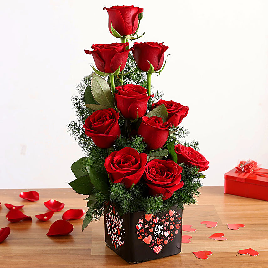 bunch of roses arrangement for valentine:Flower Arrangement In Vase