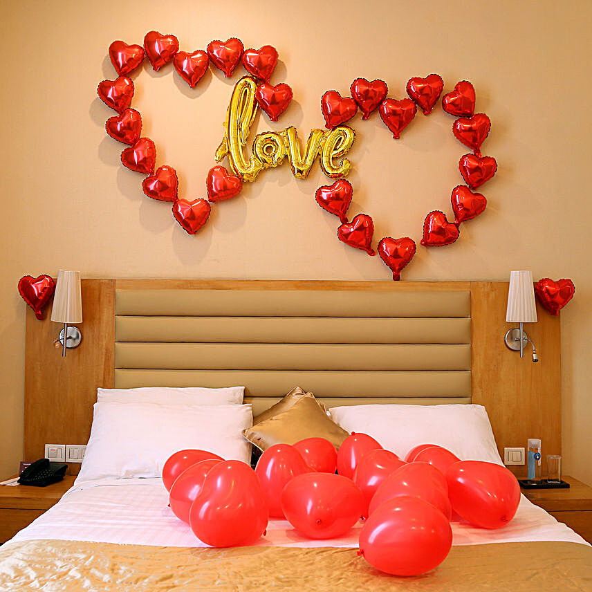 V-Day Special Love Balloon Décor