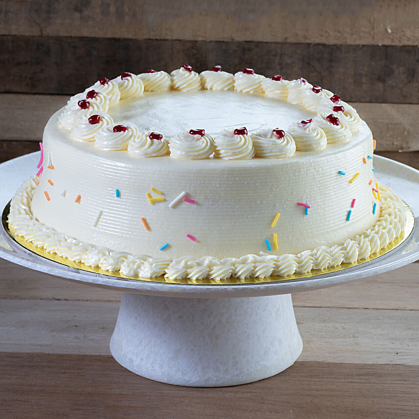 Vanilla Love Designer Cake- Half Kg Eggless