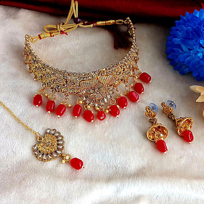 Red Choker Necklace Set With Maangtikka 