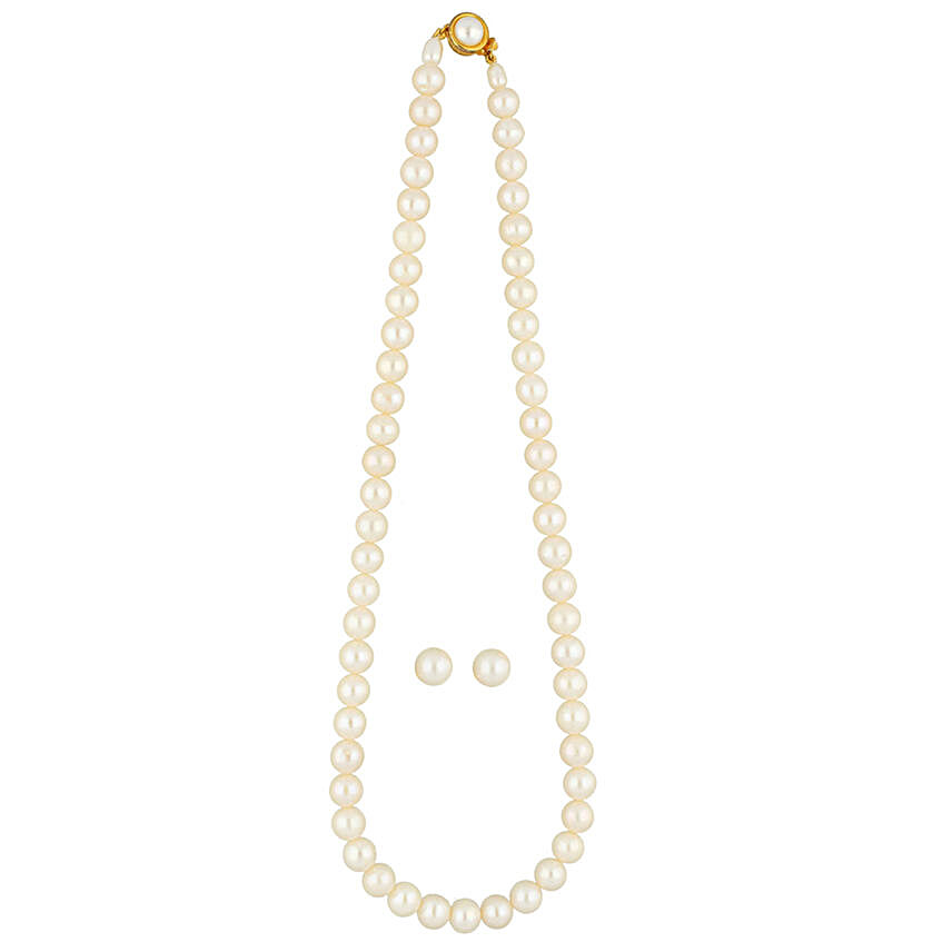 Trendy Pearls Necklace