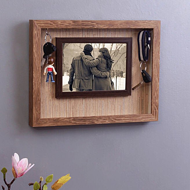 Buy/Send WISHTANK Wall Mounted Photo Frame With Key Holder Online- FNP