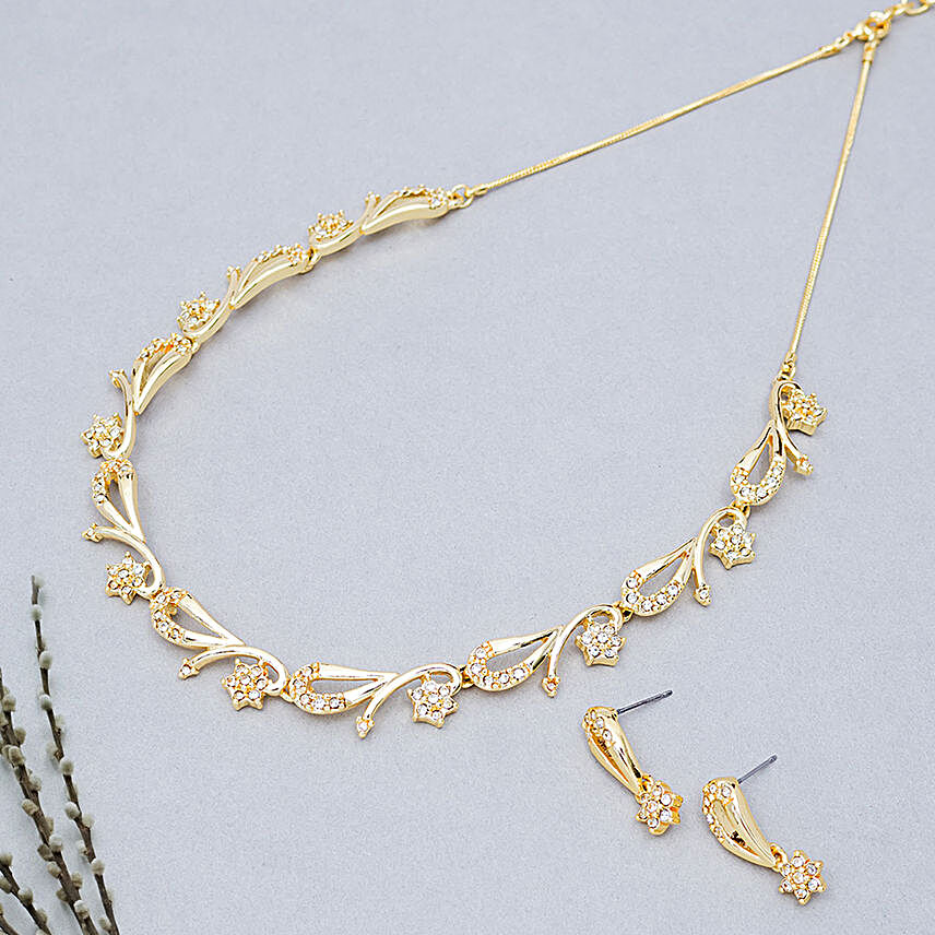 Designer golden neckpiece set:Send Jewellery Gifts