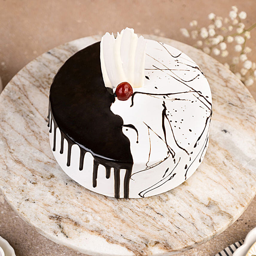 Buy Send Creamy Drip Black Forest Cake Half Kg Online Ferns N Petals Buy Send Creamy Drip Black Forest Cake Half Kg Online Ferns N Petals