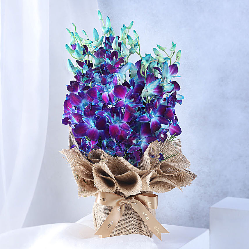 Gorgeous Orchids Arrangement:Flower Arrangement In Vase
