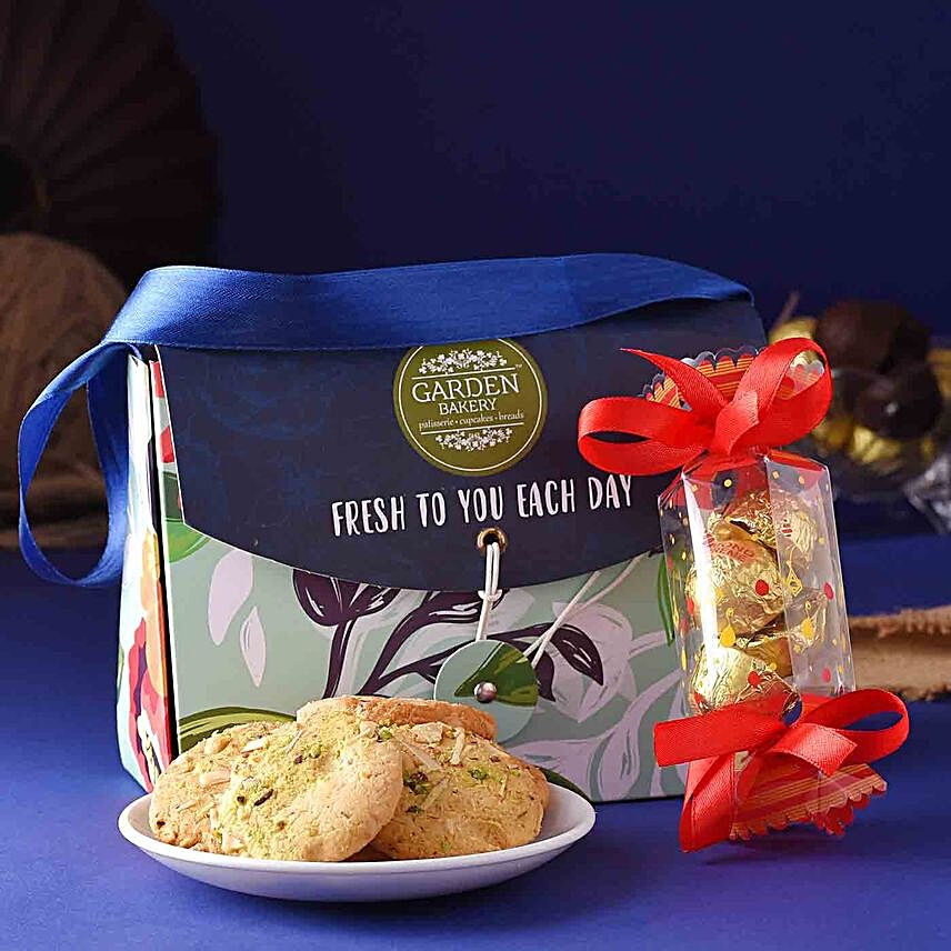 Cookies Choco Purse Hamper:Raksha Bandhan Gifts for Brother