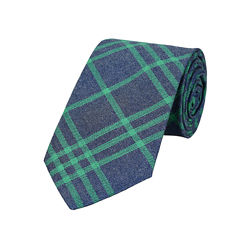 necktie for checkered shirt