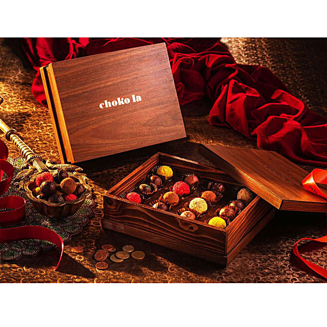 Buy/Send Luscious Chocolate Truffles Box Online FNP
