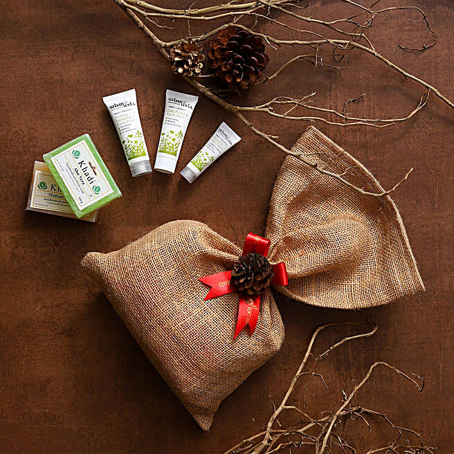 Buy/Send Refreshing Skin Essentials Hamper Online FNP