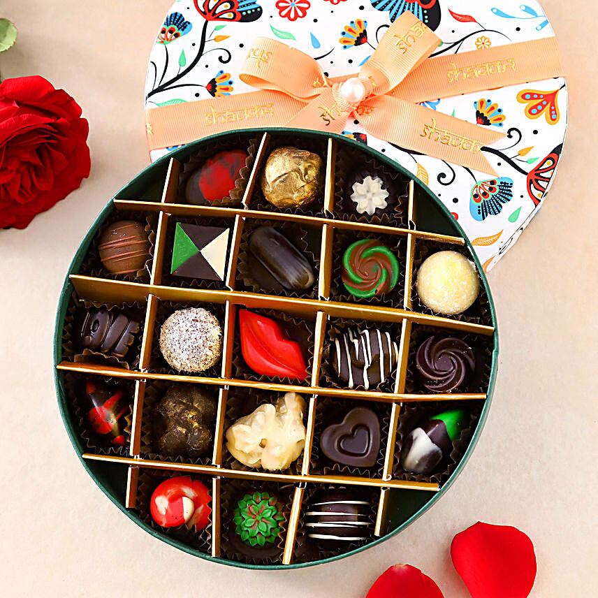 Flower Chococlate Round Box:Thoughtful Gifts