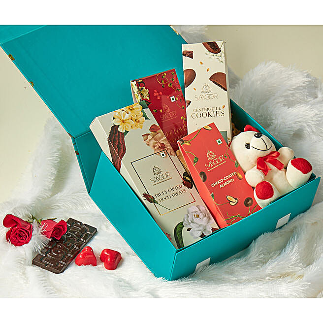 Online Valentines Hampers Delivery To Punjab India | Send Valentine Baskets Online