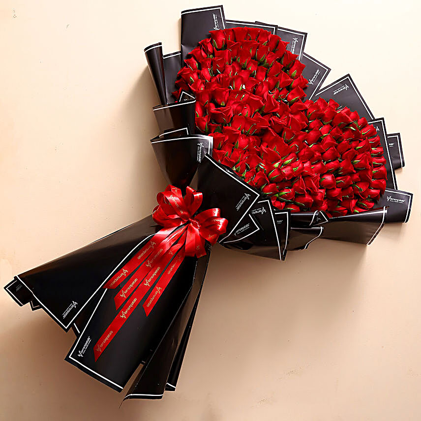 Romantic 200 Roses Beautifully Tied Bouquet:Premium Flowers