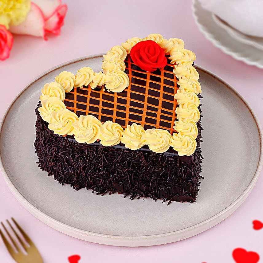 Valentine s Choco Heart Drip Cake:Fondant Cakes