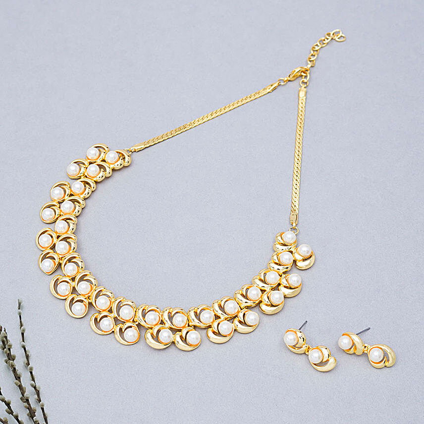 White pearl neckpiece with earring:Send Jewellery Gifts