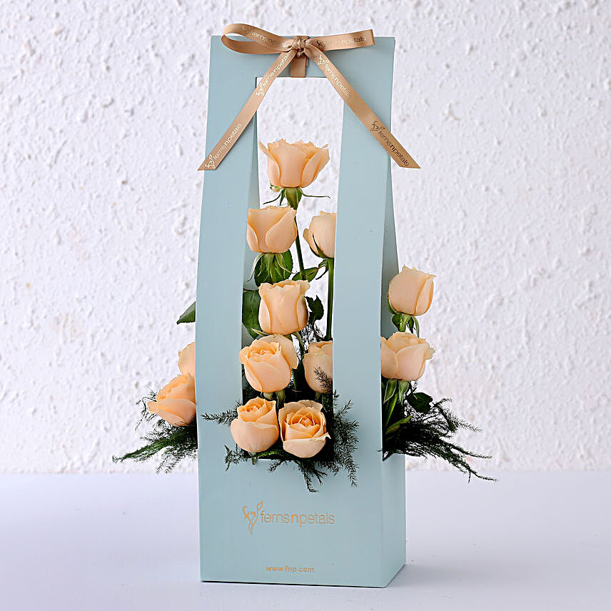 Gorgeous Peach Roses Gift Arrangement