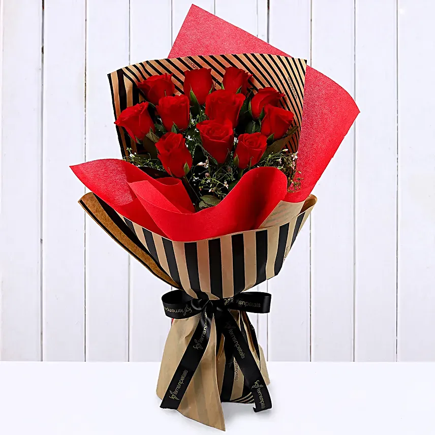 10 Romantic Red Roses Bouquet:Kiss Day Gifts