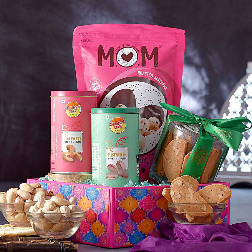 Palatable Munchies Designer Tray:Gift Hampers