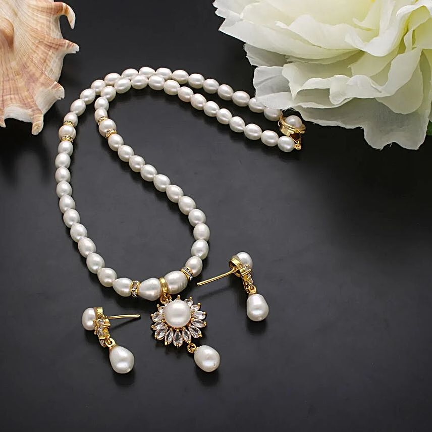 Baheera Pearl Necklace Set:Gift Jagdamba Pearls Jewellery