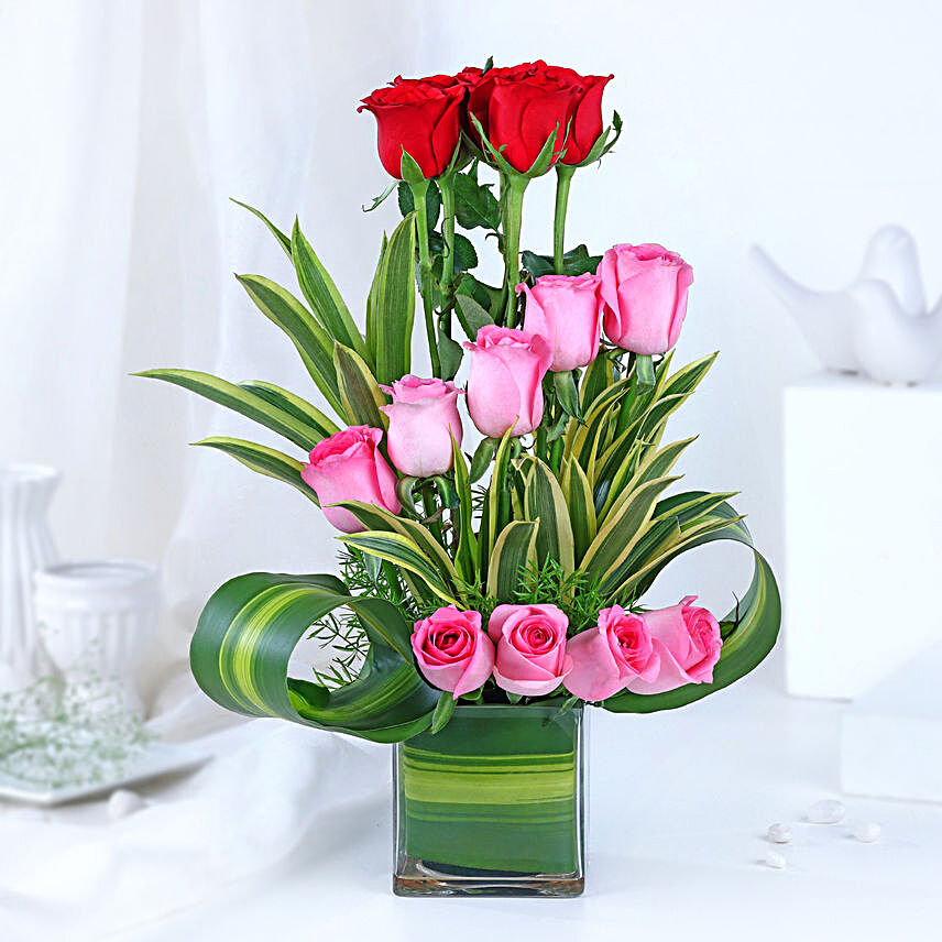 Fairytale Look Roses Arrangement:Stunning Anniversary Flowers