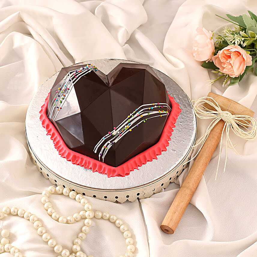 Gems Filled Heart Shaped Pinata Cake 1 Kg