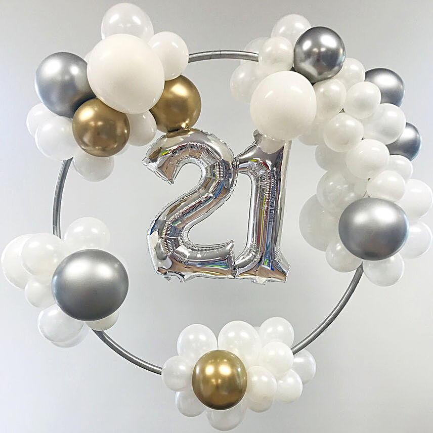 Personalised Cloudy Theme Balloon Ring:Playful Balloon Bouquets