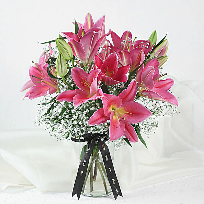 Buy/Send 5 Pink Oriental Lilies in Glass Vase Online- FNP